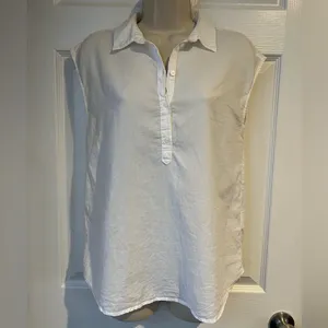 H‎ & M White Collar 5 Button Sown V Neckline Cotton Blouse Women’s Size 4 thumbnail 2