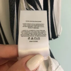 Black and white outfit from EXPRESS thumbnail 8