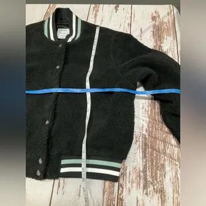 NWOT RVCA SHERPA VARSITY BOMBER JACKET‎ thumbnail 6