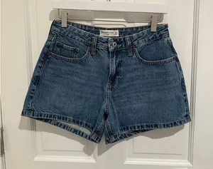 Abercrombie Curve Love Low Rise Baggy Shorts thumbnail 1