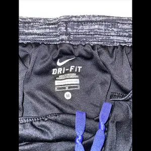 Nike Dri Fit Running Athletic Women’s Gray Purple Marble‎ Pattern Size M thumbnail 2