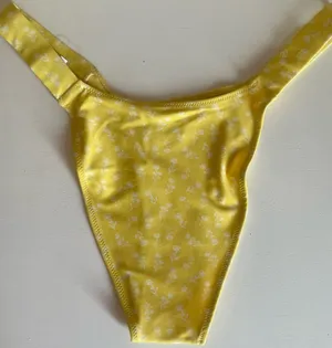 House of CB YELLOW WHITE FLORAL PRINT BIKINI bottom. Size Large. NWOT thumbnail 1