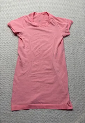 Lululemon Swiftly Tech Short Sleeve Shirt Pink Women Size 4 Seamless Athletic thumbnail 1