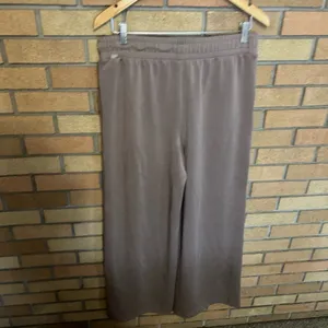Splendid x Cella Jane Blogs Scuba Wide Leg Pants Mauve/Purple Drawstring Waisted thumbnail 2