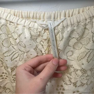 Cream Lace Shorts thumbnail 3