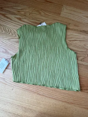 Superdown Eleanor Asymmetrical Cutout Crop Top Olive Green XS NWT Revolve thumbnail 7