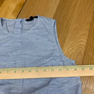 Banana Republic Blue White Striped Cotton Linen Sleeveless Top XS Eyelet‎ Trim thumbnail 2