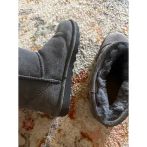 Bearpaw Emma Short Grey Suede Sheepskin Lining Winter Boots Womens 8 thumbnail 4