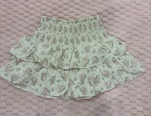 Boutique mini skirt thumbnail 1