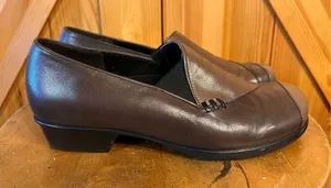 MUNRO Shoes Leather Flats Penny Loafers comfort Slip Ons size 7M thumbnail 1