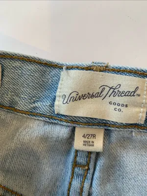 Universal Threads Women’s Size 4 / 27 Relaxed Fit Wide Leg 100% Cotton Jeans thumbnail 4