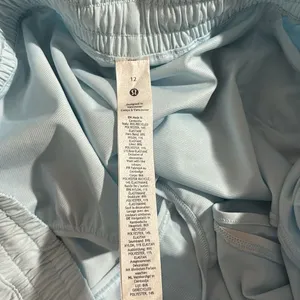 Lululemon Hotty Hot Low Rise Lined Short 2.5" Powder Blue Swift Size 12 thumbnail 6