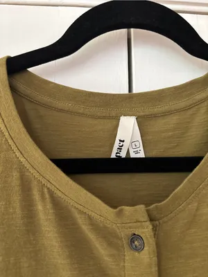 Pact‎ Women's Lizard London Slub Henley Size Large Natural Fibers Featherweight thumbnail 4