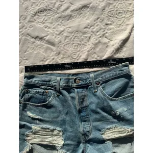Levi’s 501 Women’s Cut Off Denim Shorts Size W32 Ripped Distressed thumbnail 9