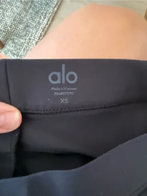 ALO Yoga leggings thumbnail 3