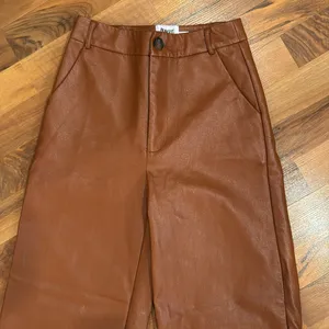 Princess Polly faux leather wide leg trouser‎ pant size 2 thumbnail 2