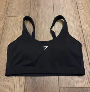 Gymshark sports bra thumbnail 1