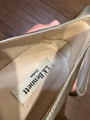 LK Bennett Metallic Gold Textured Pointed-Toe Pumps Size 39 - C61-001 thumbnail 9
