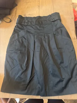 BCBGMaxAzria Size 0 Black Skirt thumbnail 1