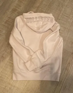 Hollister Sweatshirt With Hoodie Like New thumbnail 2