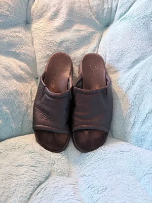 Ariat Women’s Leather Slippers thumbnail 4