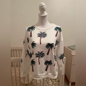 Boutique Holiday Sweatshirt Green Size M thumbnail 2