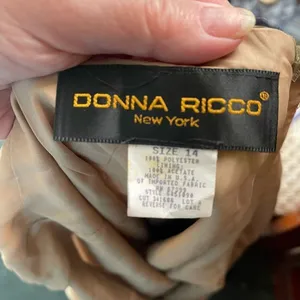Vintage Donna Ricco size 14 floral shift dress with keyhole tie back. thumbnail 3