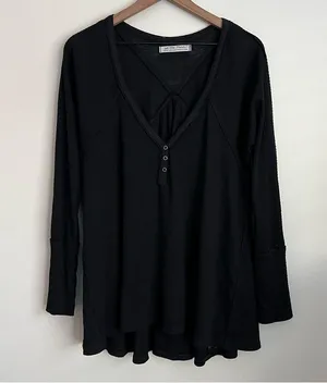 We the Free People Black Long Sleeve V-Neck Top waffle knit empire thermal M thumbnail 3