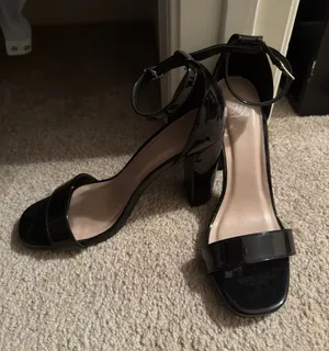 Elegant Black Heels with ankle strap Womens Size 8 thumbnail 1