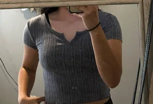 Aeropostale Top thumbnail 2