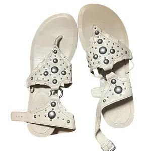 Vera Wang Women's White Studded Leather Thong Sandals Casual Summer thumbnail 2