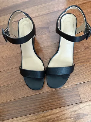 Moving Comfort Black Open-Toe Ankle-Strap Sandals thumbnail 3