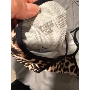 VS Pink leopard bra thumbnail 5