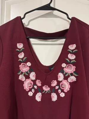 Rue21 Burgundy Embroidered V-Neck Tie-Front Blouse / AA20 thumbnail 2