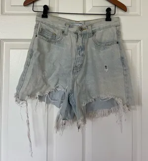 Forever 21 light wash ripped jeans high rise thumbnail 1