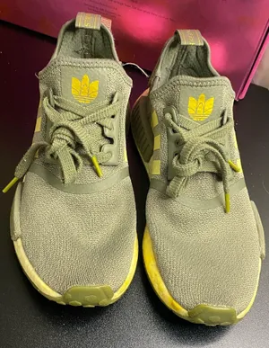 Adidas UltraBoost Triple White Running Shoes Sneakers Mens Size 7.5 thumbnail 1