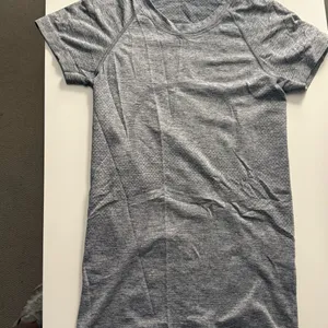 lululemon swiftly tech short sleeve top thumbnail 3