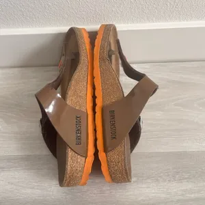 Sandals Gizeh Patent Bison Brown Orange thumbnail 4