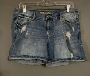 Old Navy Light Wash Boyfriend Distressed Denim Jean Shorts Size 8 thumbnail 1