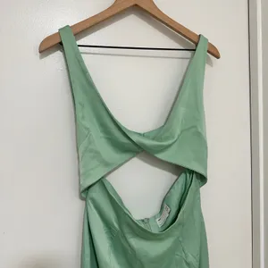ASOS DESIGN | NEW Twist Front Keyhole Sage Green Cutout Back Midi‎ Dress, Size 4 thumbnail 7