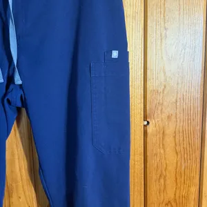 Figs Technical Collection in Deep Blue Nurse scrubs size large 2 piece set thumbnail 6