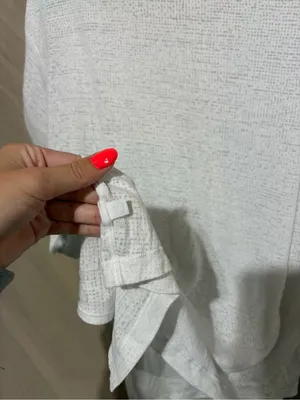 Lululemon T-shirt thumbnail 3