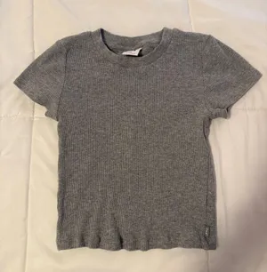 Aritzia Cropped Tee TNA thumbnail 1