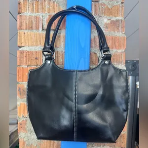 Wilson’s Leather Vintage Black Shoulder Bag thumbnail 1