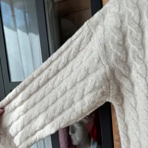 H&M wool chunky cableknit cardigan sweater beige oatmeal vneck button down thumbnail 6