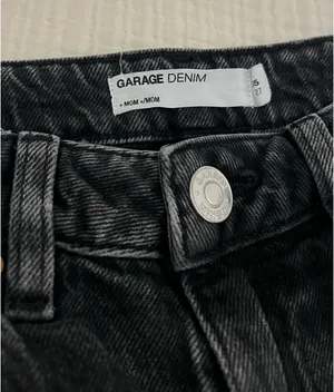 Garage Mom Jeans thumbnail 3