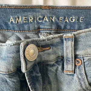 American Eagle Distressed High Rise 90's Boyfriend Women's size 12x-longJeans thumbnail 2