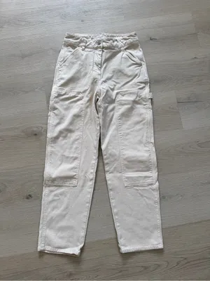 Aritzia Straight-Leg Cargo Carpenter Utility Pants in Cream Minimalist Casual thumbnail 2