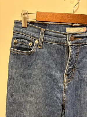 Vintage Y2K Levi’s 512 Jeans Size 6 Bootcut Mid Rise Dark Wash 2000s Denim thumbnail 3