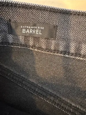 WHBM Extra High Rise Barrel Jeans Size 6 thumbnail 8